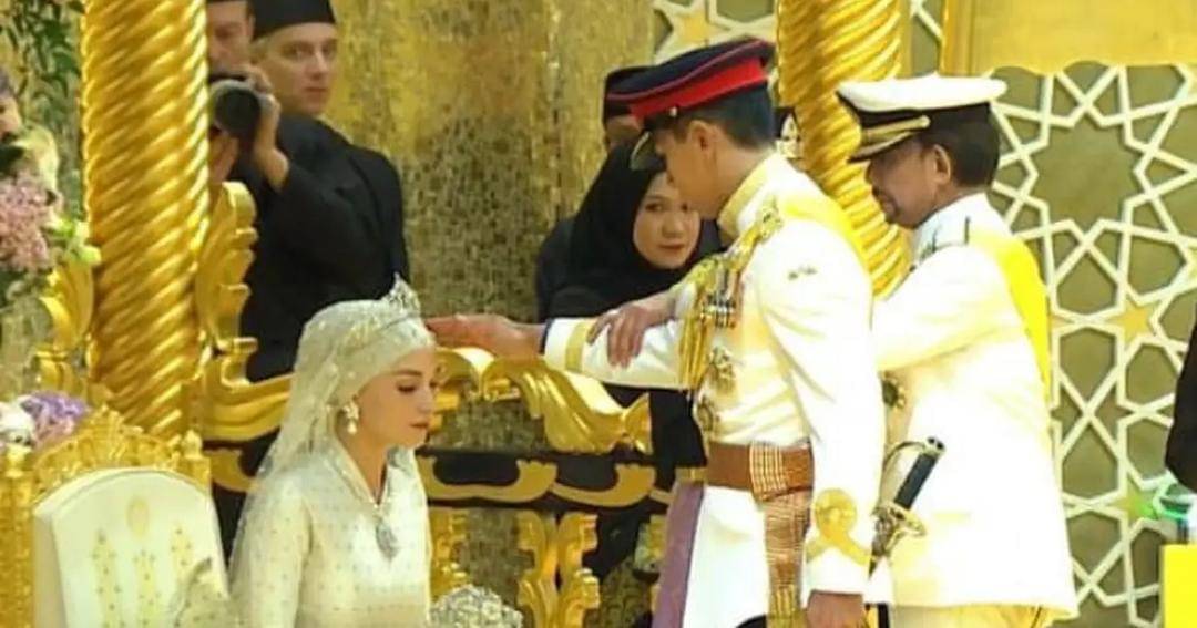 Instagram.com/support.anishaik